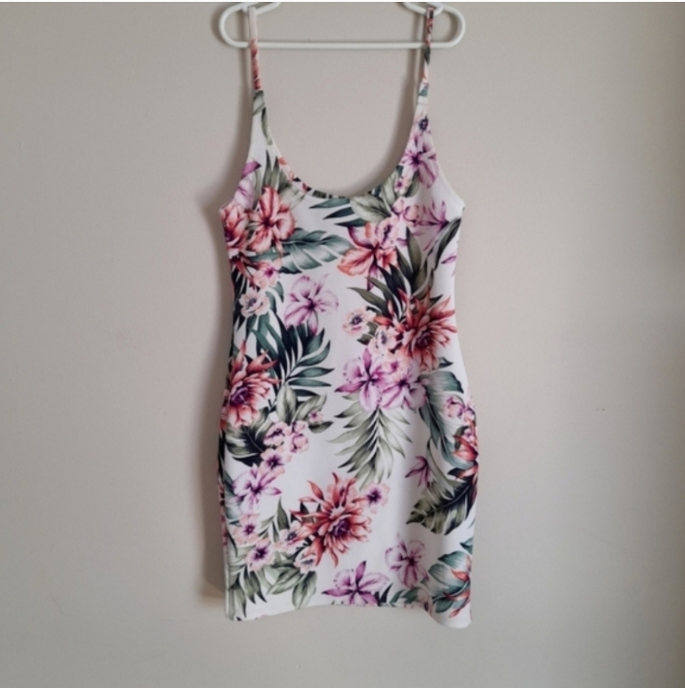 Revamped Tropical Print Dress Size Small - Picture 3 of 4
